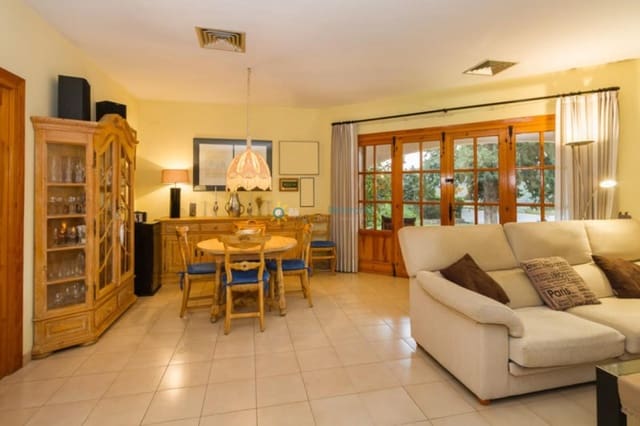 3 bedroom Villa for sale in Real de Gandía with pool garage - € 420,000 (Ref: 9296474)