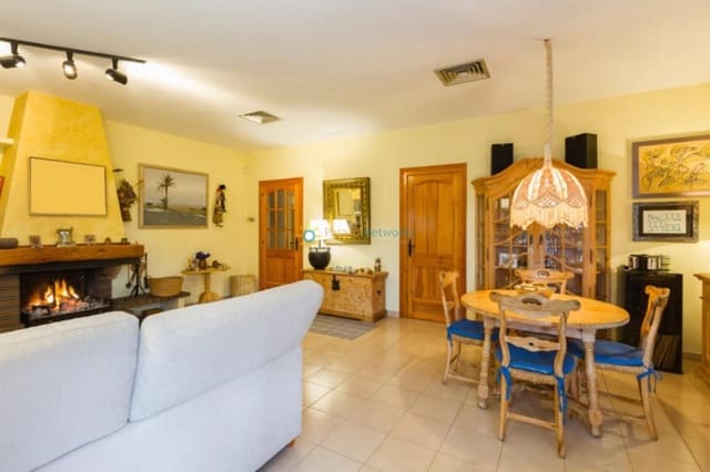 3 bedroom Villa for sale in Real de Gandía with pool garage - € 420,000 (Ref: 9296474)