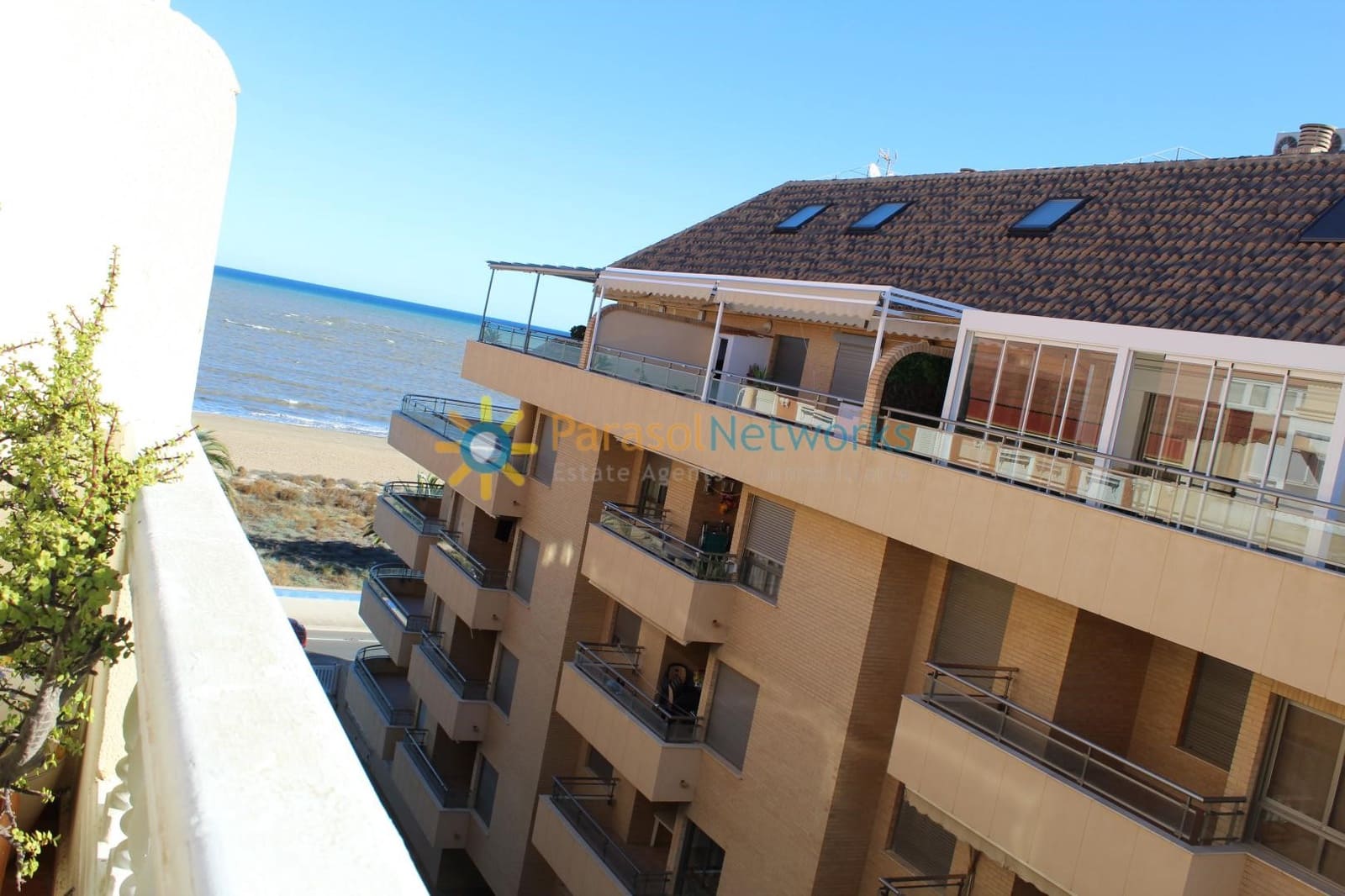 2 makuuhuone Kattohuoneisto vuokrattavana paikassa Denia - 750 € (Ref: 9310183)