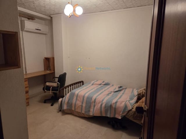 4 bedroom Townhouse for sale in Simat de la Valldigna with garage - € 199,000 (Ref: 9312007)