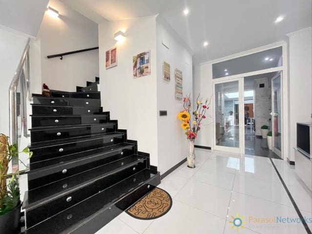 4 bedroom Townhouse for sale in Rafelcofer - € 250,000 (Ref: 9312100)