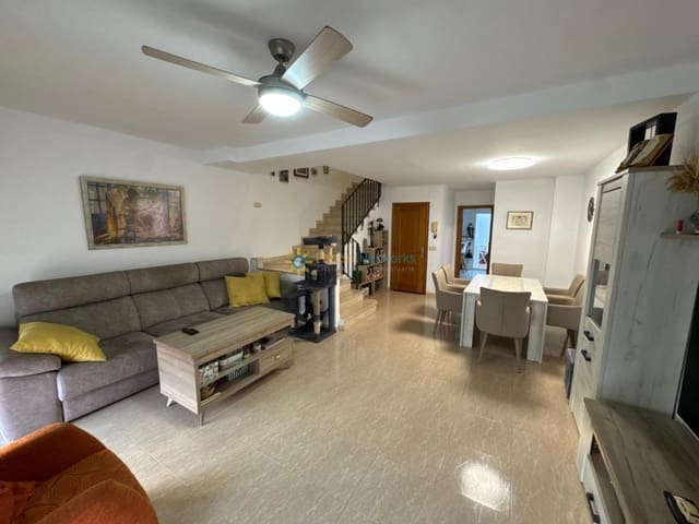 Adosado de 5 habitaciones en Piles en venta con garaje - 195.000 € (Ref: 9313868)