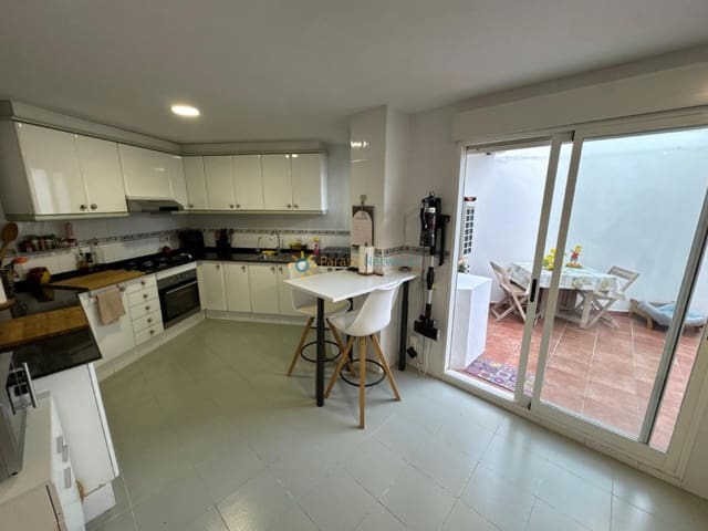 Adosado de 5 habitaciones en Piles en venta con garaje - 195.000 € (Ref: 9313868)