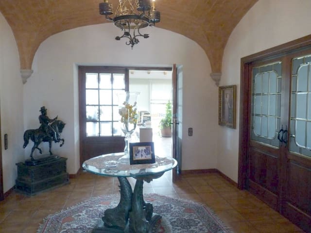 10 bedroom Hotel for sale in Ontinyent with garage - € 2,400,000 (Ref: 9315249)