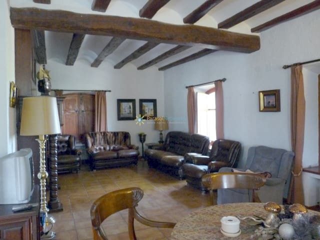 10 bedroom Hotel for sale in Ontinyent with garage - € 2,400,000 (Ref: 9315249)