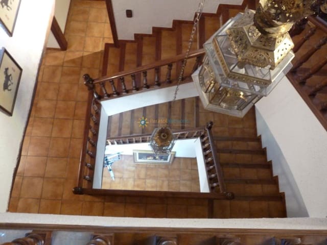 10 bedroom Hotel for sale in Ontinyent with garage - € 2,400,000 (Ref: 9315249)