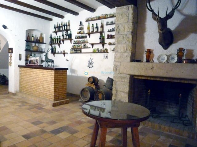 10 bedroom Hotel for sale in Ontinyent with garage - € 2,400,000 (Ref: 9315249)