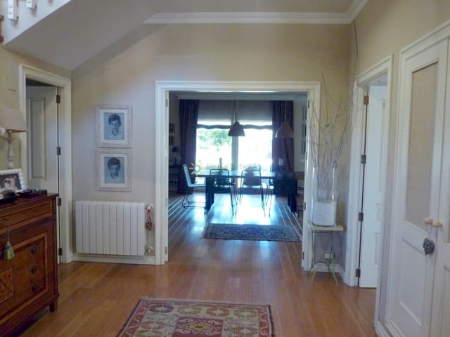 5 bedroom Villa for sale in Gandia with pool garage - € 1,100,000 (Ref: 9331436)