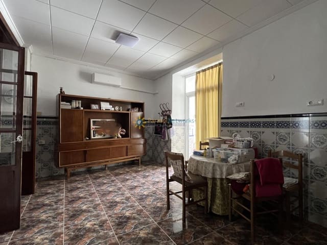 4 bedroom Townhouse for sale in L'Olleria - € 79,000 (Ref: 9345098)