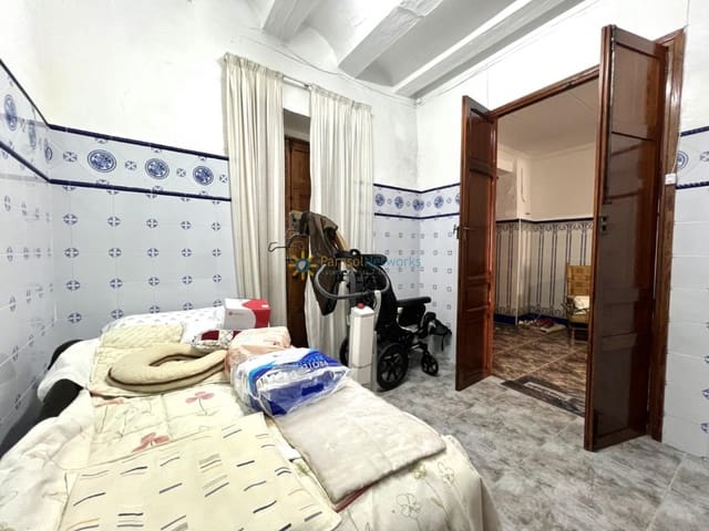 4 bedroom Townhouse for sale in L'Olleria - € 79,000 (Ref: 9345098)