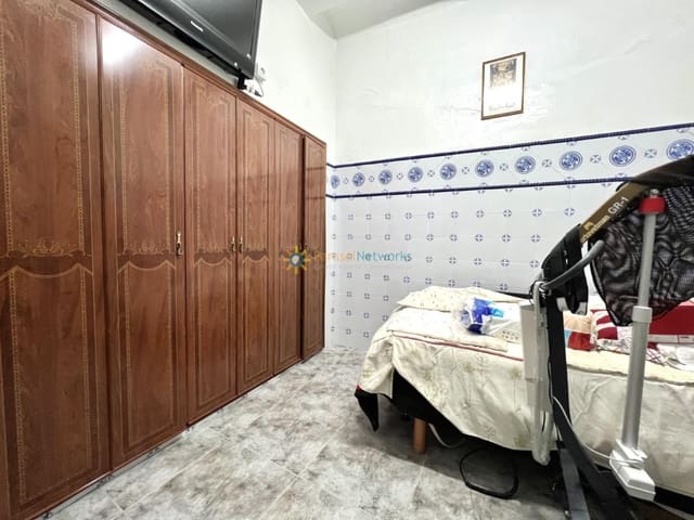 4 bedroom Townhouse for sale in L'Olleria - € 79,000 (Ref: 9345098)