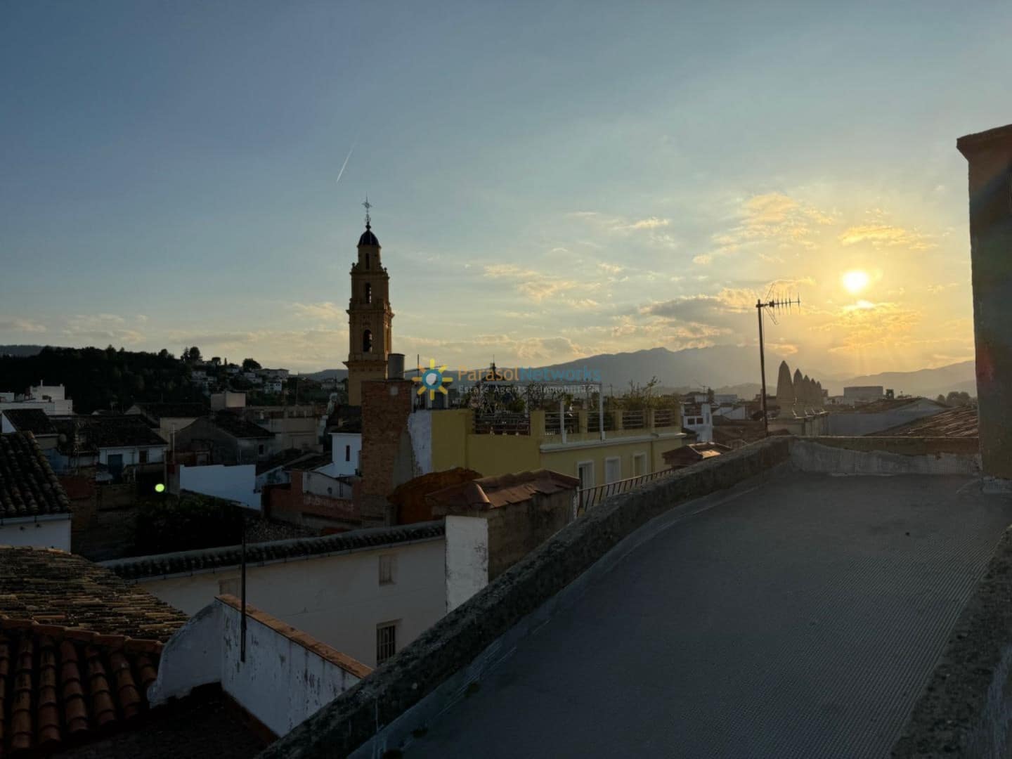 8 bedroom Commercial for sale in Oliva - € 175,000 (Ref: 9348783)