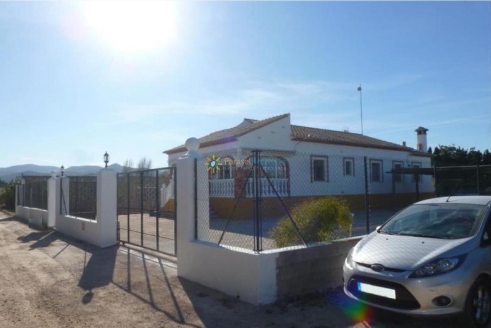 4 slaapkamer Villa te koop in Oliva met garage - € 315.000 (Ref: 9360127)