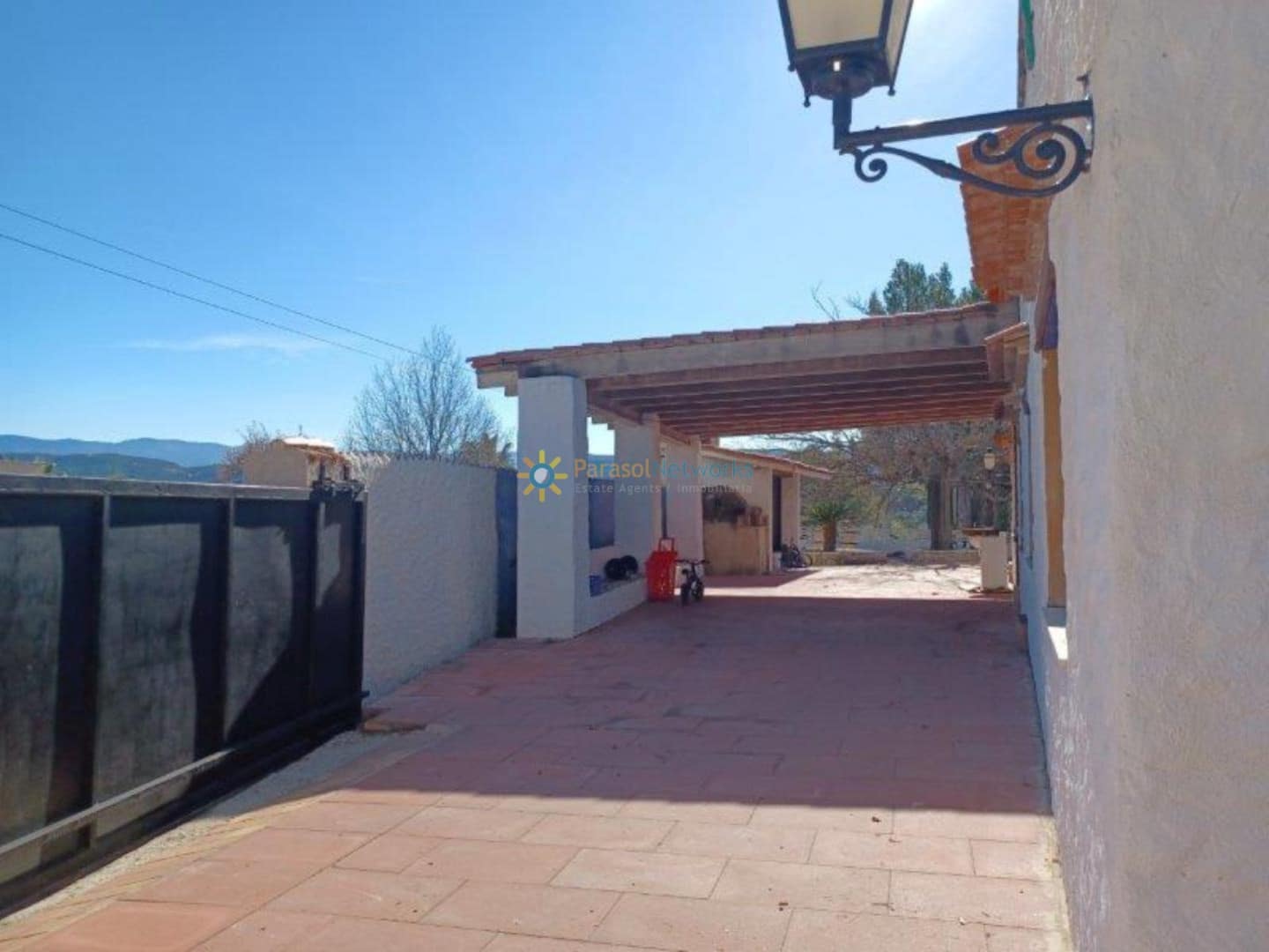 3 soverom Villa til salgs i Ontinyent med svømmebasseng garasje - € 250 000 (Ref: 9371482)