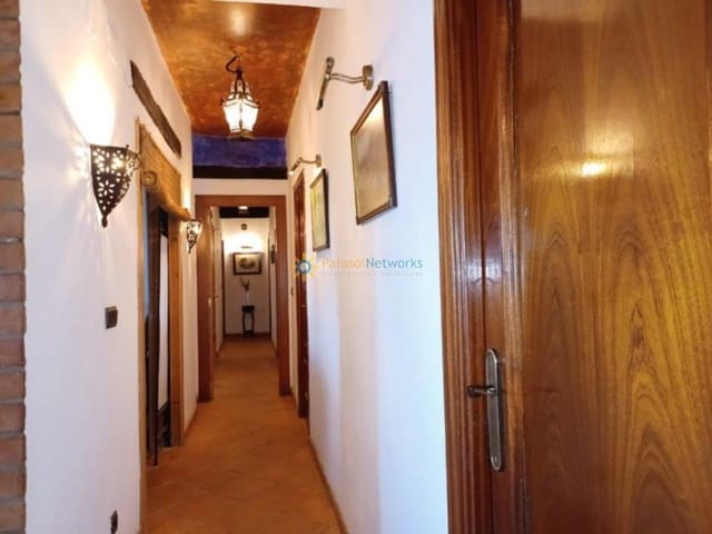 3 soverom Villa til salgs i Ontinyent med svømmebasseng garasje - € 250 000 (Ref: 9371482)