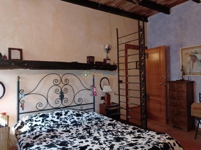 3 soverom Villa til salgs i Ontinyent med svømmebasseng garasje - € 250 000 (Ref: 9371482)