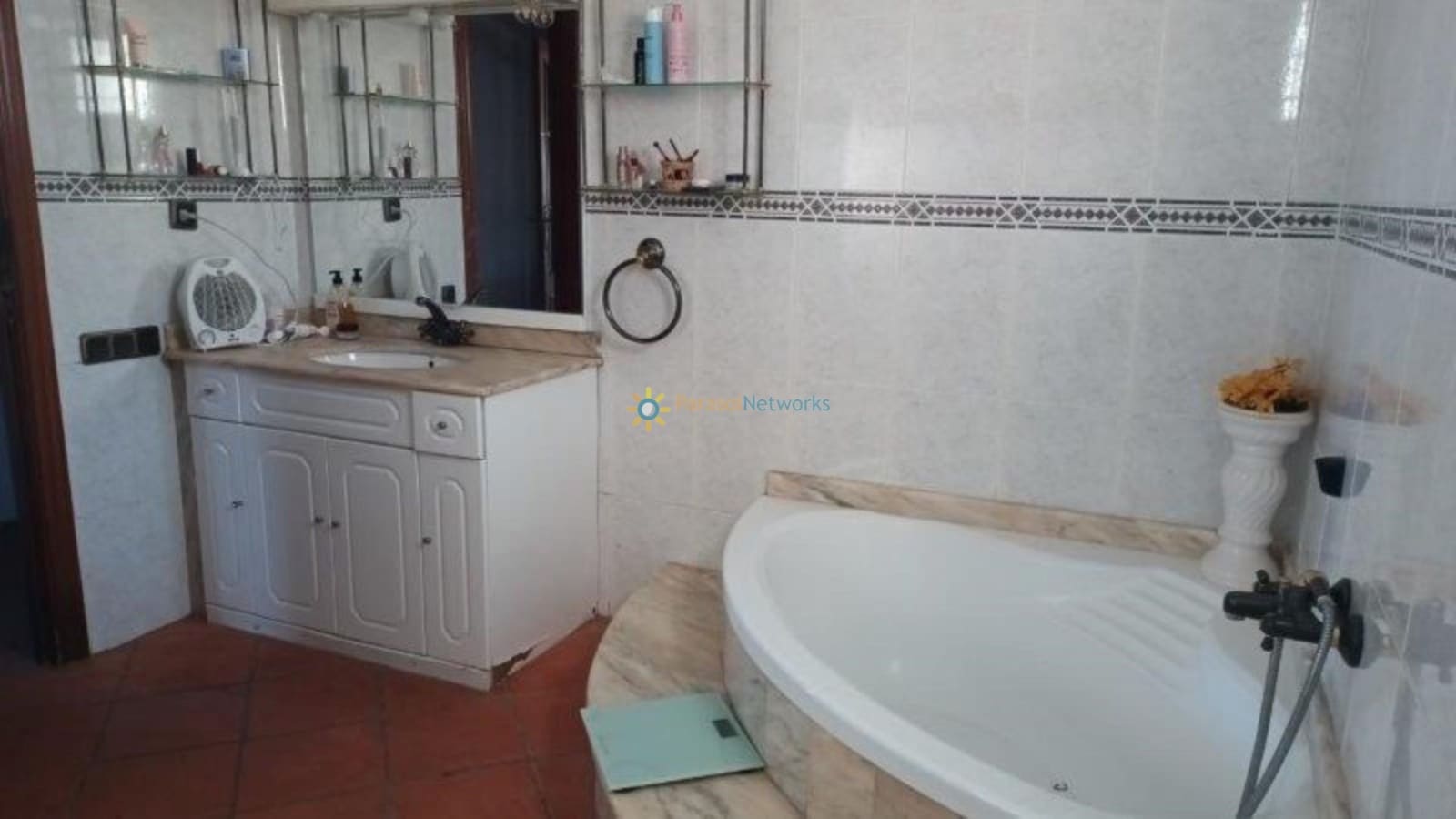 3 soverom Villa til salgs i Ontinyent med svømmebasseng garasje - € 250 000 (Ref: 9371482)