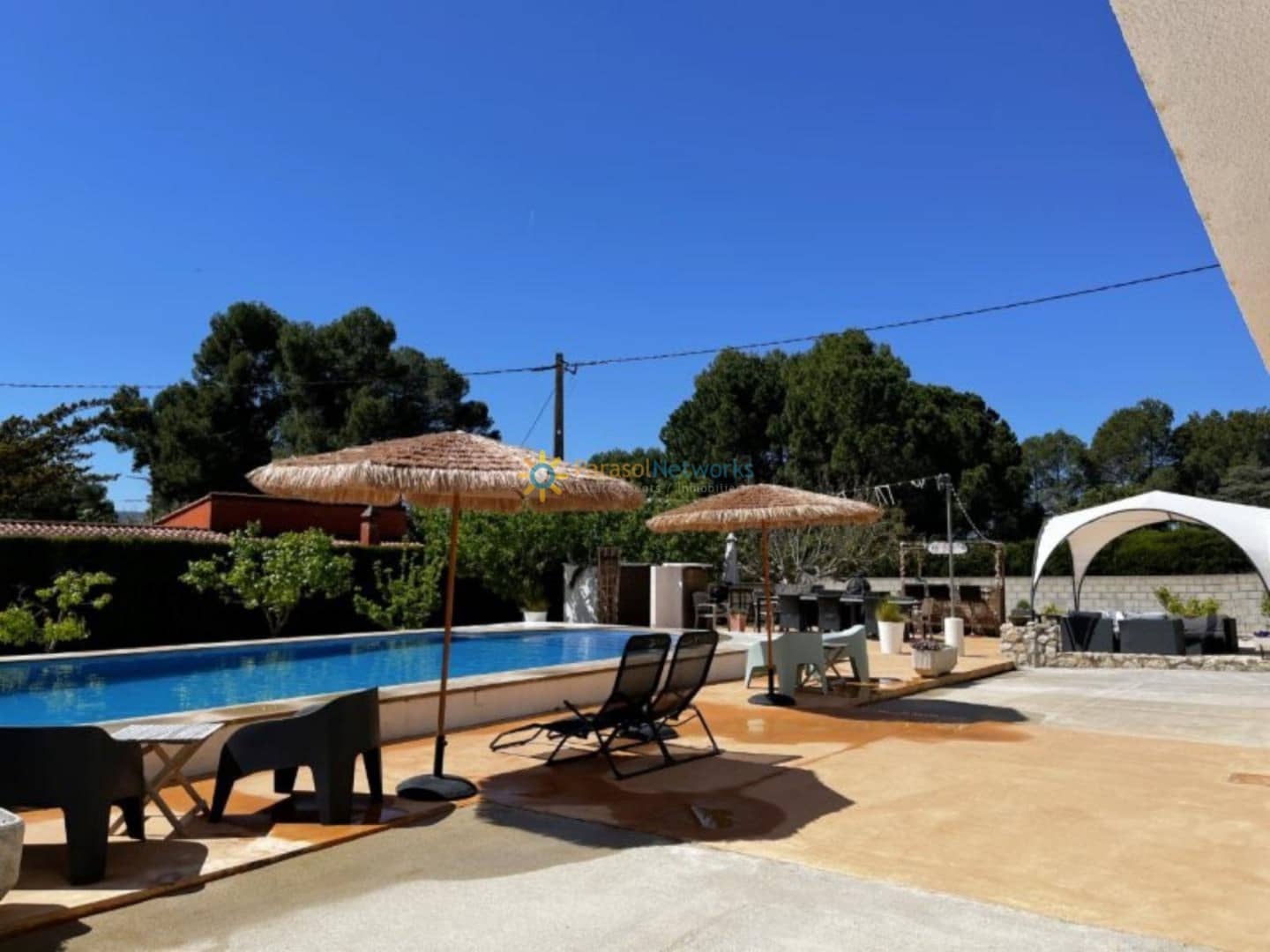 4 soverom Villa til salgs i Ontinyent med svømmebasseng garasje - € 495 000 (Ref: 9383967)