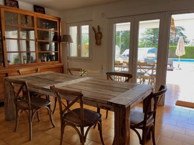 4 soverom Villa til salgs i Ontinyent med svømmebasseng garasje - € 495 000 (Ref: 9383967)