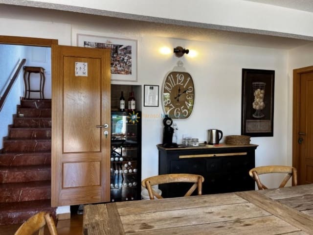 4 soverom Villa til salgs i Ontinyent med svømmebasseng garasje - € 495 000 (Ref: 9383967)