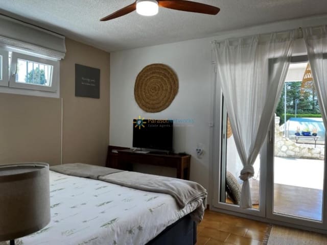 4 soverom Villa til salgs i Ontinyent med svømmebasseng garasje - € 495 000 (Ref: 9383967)