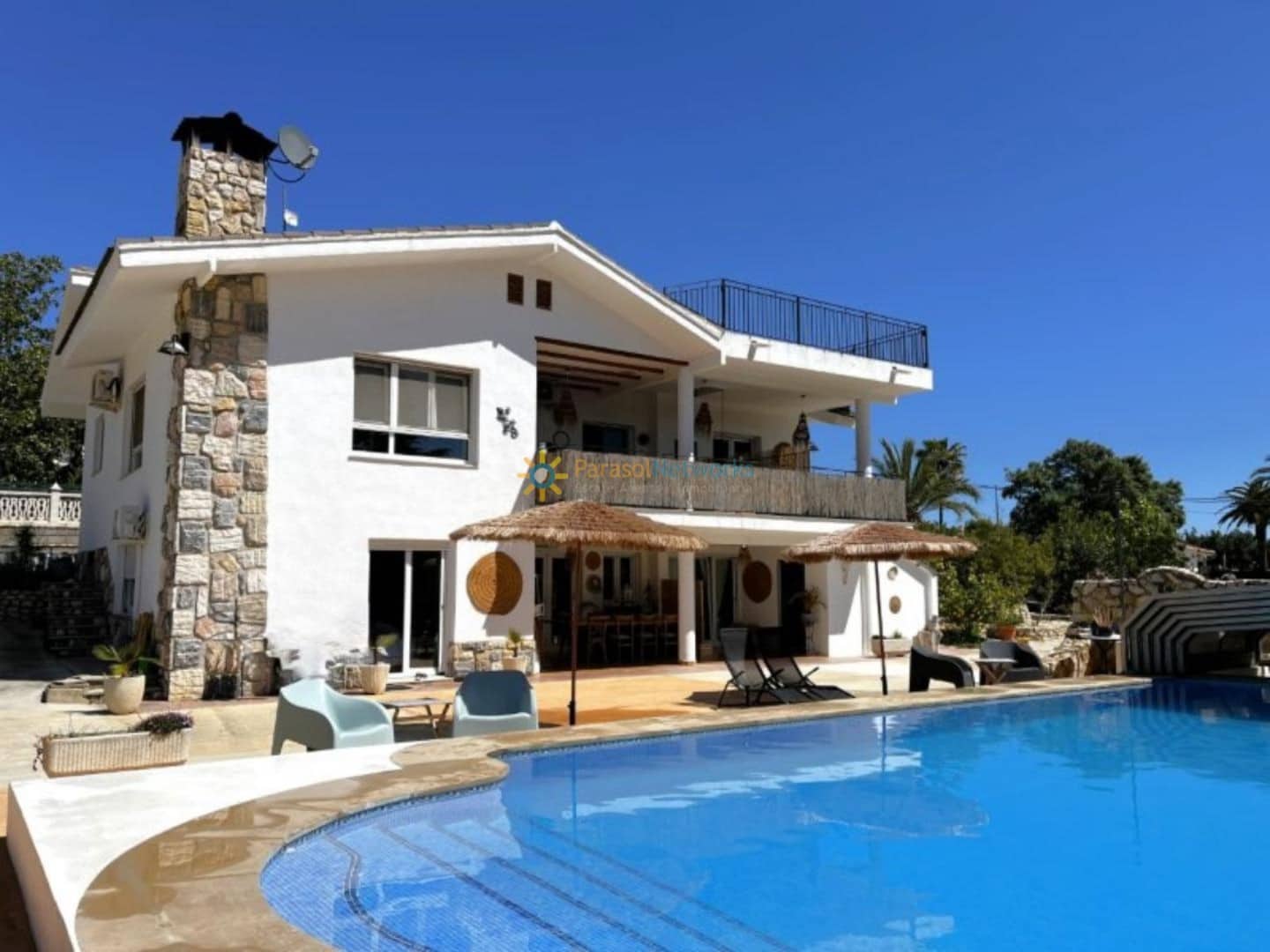 4 soverom Villa til salgs i Ontinyent med svømmebasseng garasje - € 495 000 (Ref: 9383967)