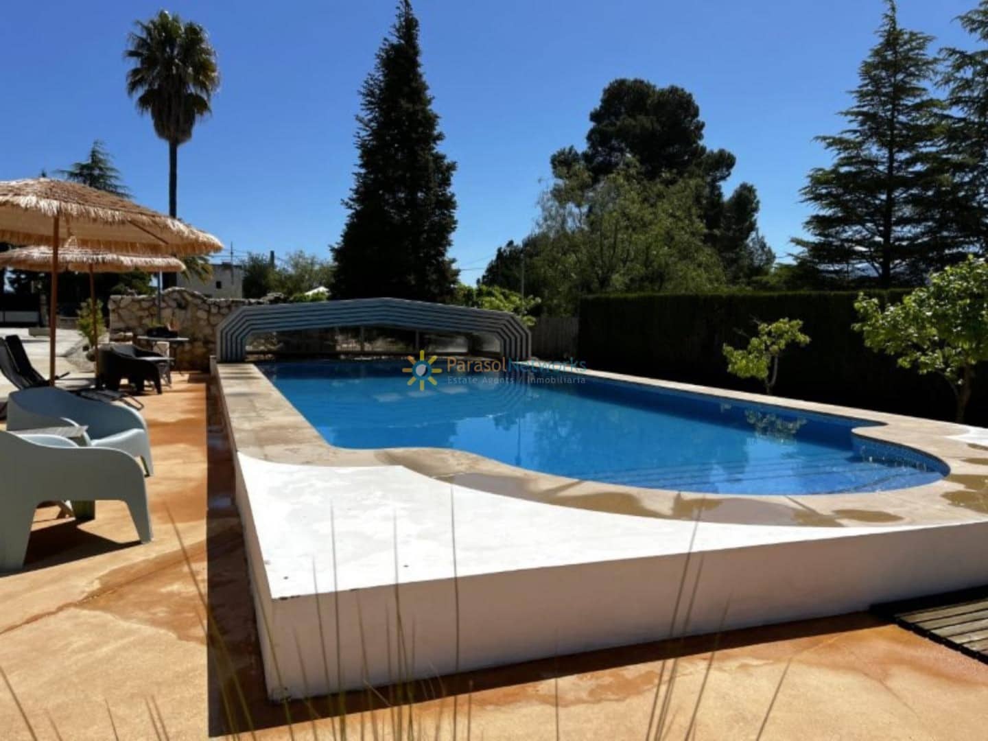 4 soverom Villa til salgs i Ontinyent med svømmebasseng garasje - € 495 000 (Ref: 9383967)