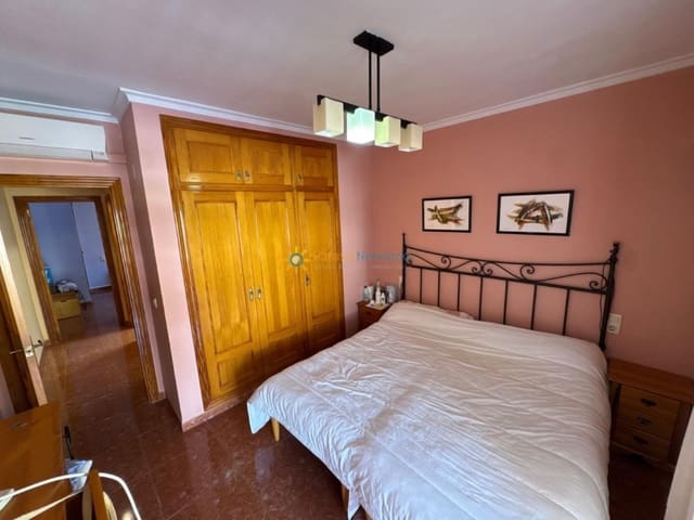 4 bedroom Villa for sale in Daimús with pool garage - € 600,000 (Ref: 9400109)