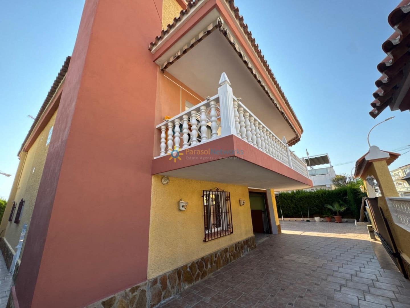 4 quarto Moradia para venda em Daimus com piscina garagem - 600 000 € (Ref: 9400109)