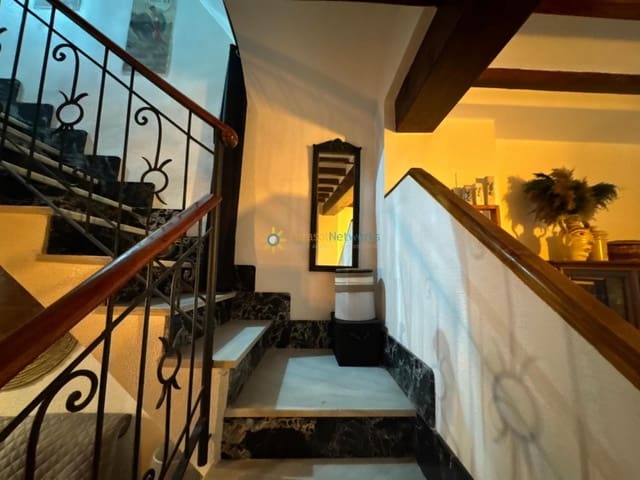 4 bedroom Townhouse for sale in Alqueria de la Comtessa - € 172,000 (Ref: 9402513)