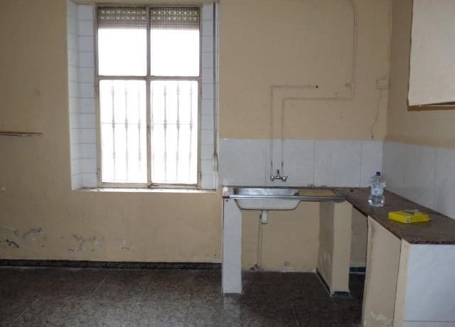 9 bedroom Villa for sale in Benifairó de la Valldigna with garage - € 550,000 (Ref: 9414800)