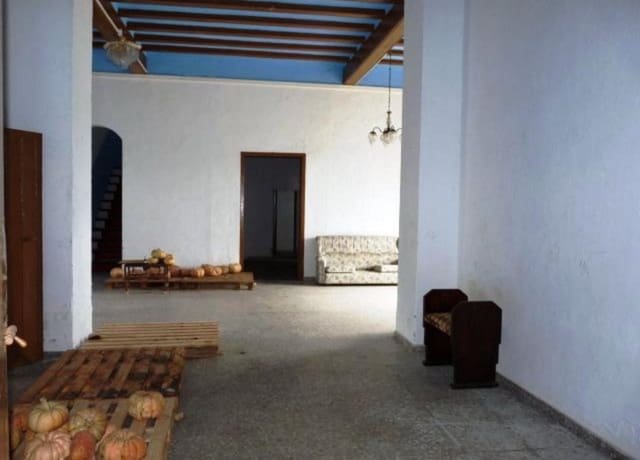 9 bedroom Villa for sale in Benifairó de la Valldigna with garage - € 550,000 (Ref: 9414800)