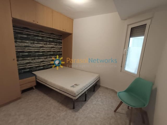 3 bedroom Flat for rent in Oliva Pueblo, Oliva - € 700 (Ref: 9418788)