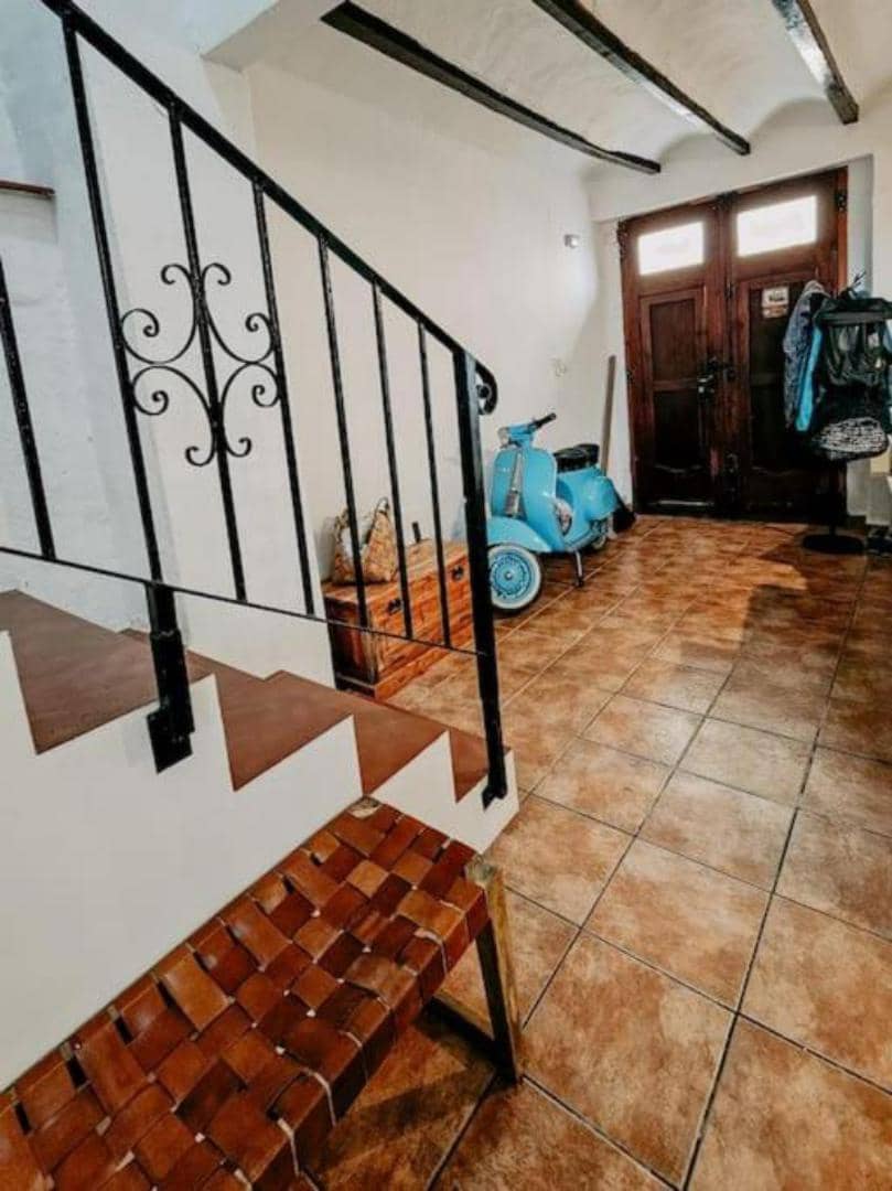 3 bedroom Townhouse for rent in Oliva - € 800 (Ref: 9418792)