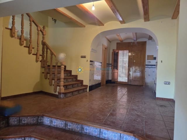 5 bedroom Townhouse for sale in Planes - € 93,000 (Ref: 9420657)