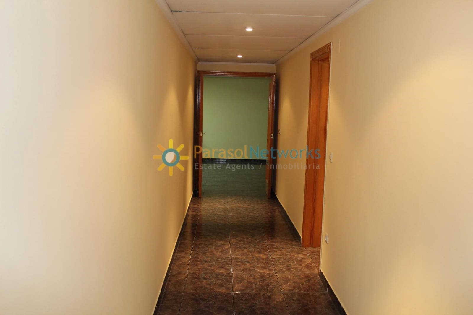 2 Zimmer Büro zu vermieten in Oliva - 600 € (Ref: 9444974)