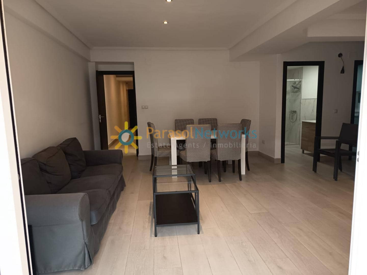 3 bedroom Apartment for rent in Valencia city - € 1,400 (Ref: 9447414)