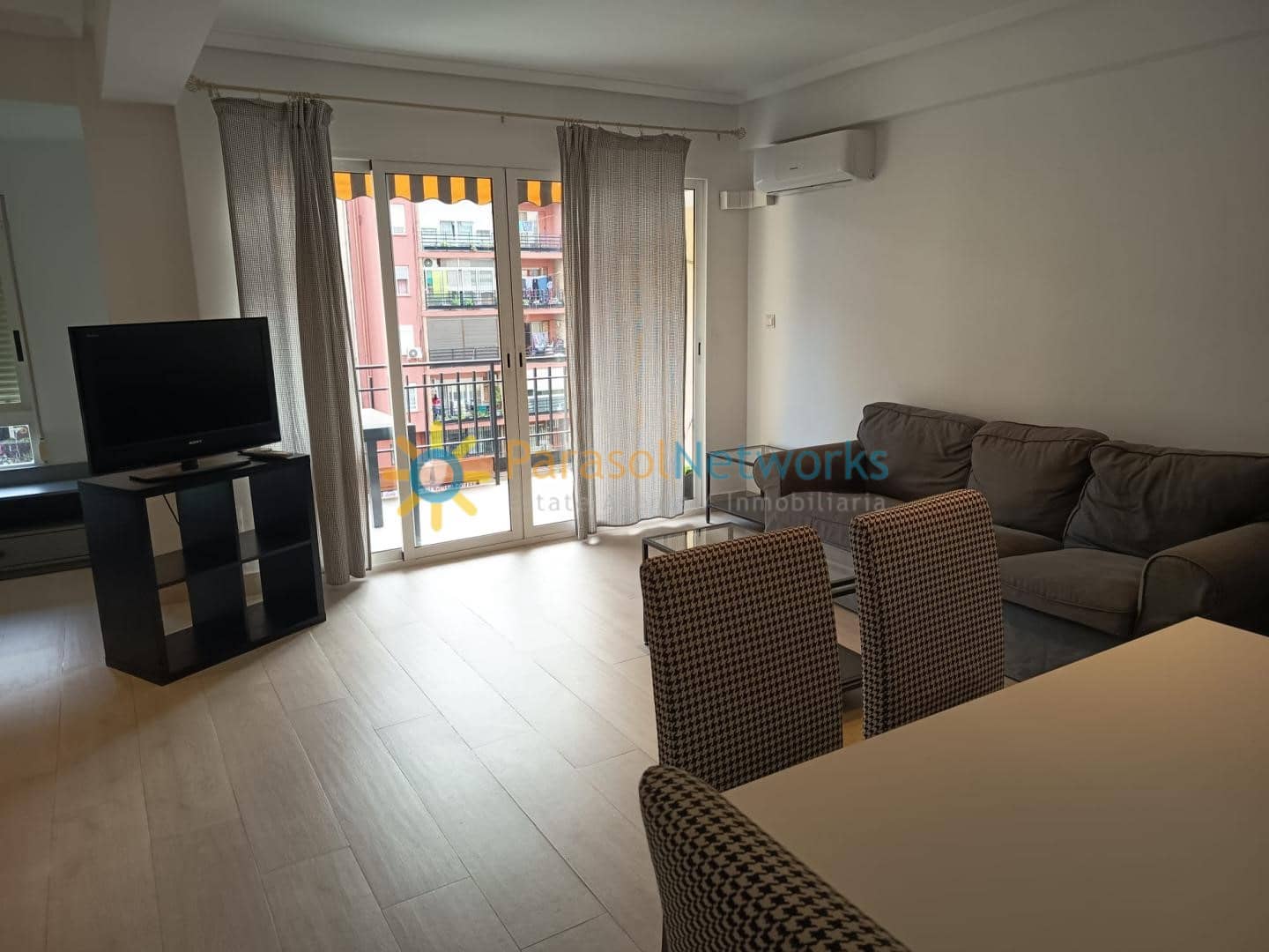 3 bedroom Apartment for rent in Valencia city - € 1,400 (Ref: 9447414)