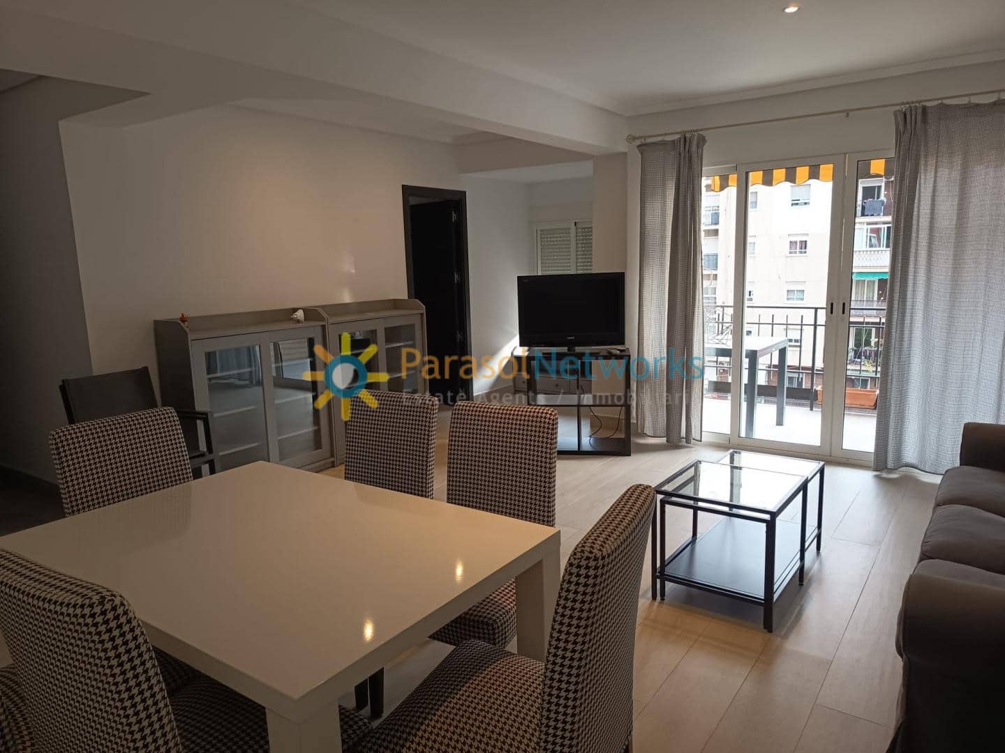 3 bedroom Apartment for rent in Valencia city - € 1,400 (Ref: 9447414)