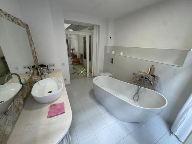 5 soverom Hus til salgs i Oliva Pueblo, Oliva - € 238 000 (Ref: 9450547)