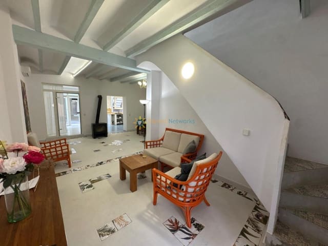 5 soverom Hus til salgs i Oliva Pueblo, Oliva - € 238 000 (Ref: 9450547)