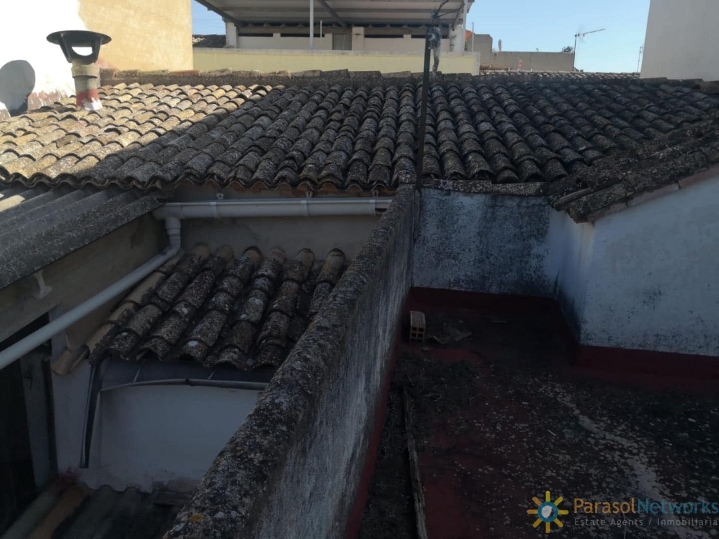 5 bedroom Townhouse for sale in Beniganim with garage - € 45,000 (Ref: 9465036)