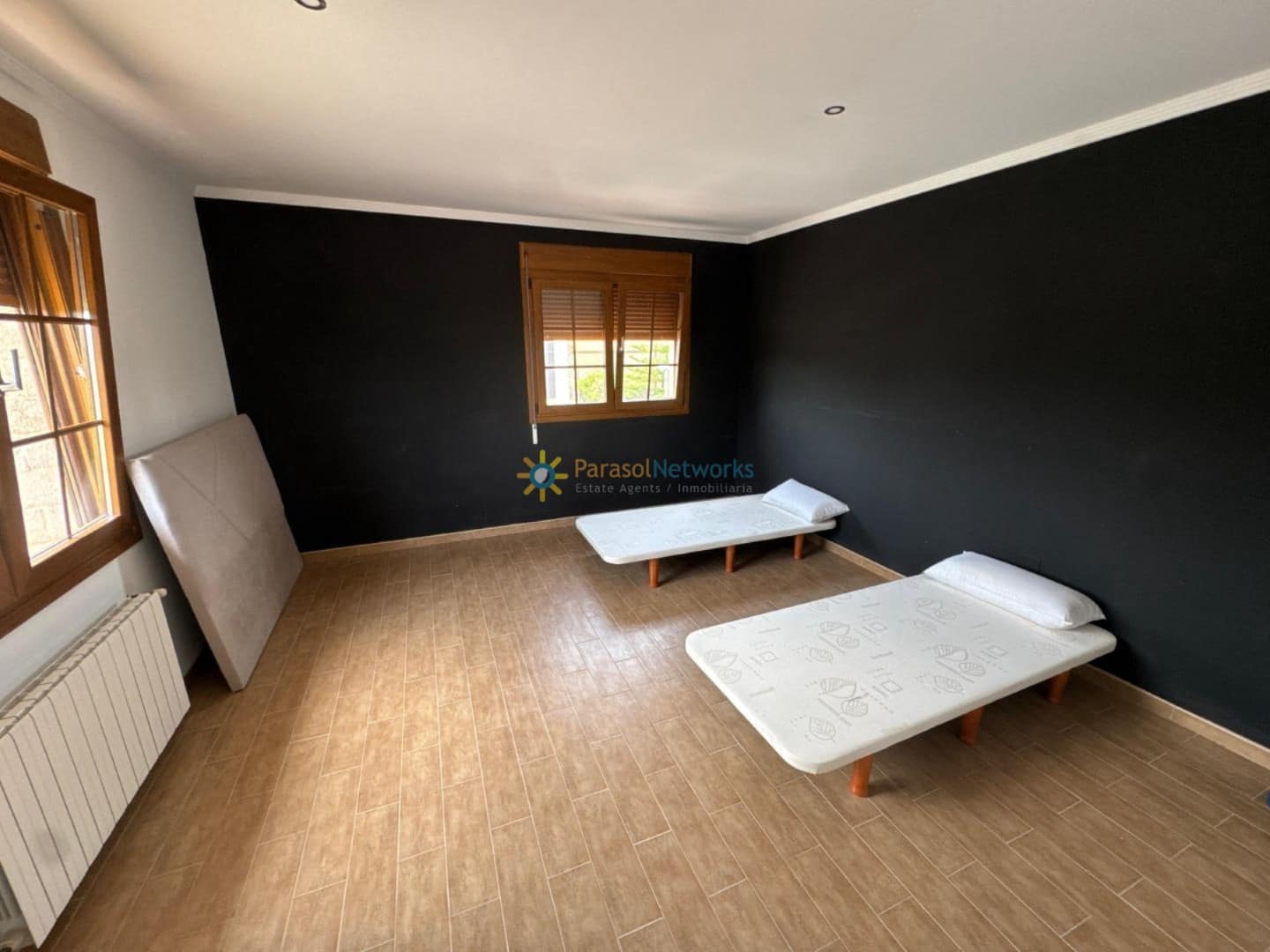 7 quarto Moradia para venda em Piles com piscina garagem - 520 000 € (Ref: 9467826)