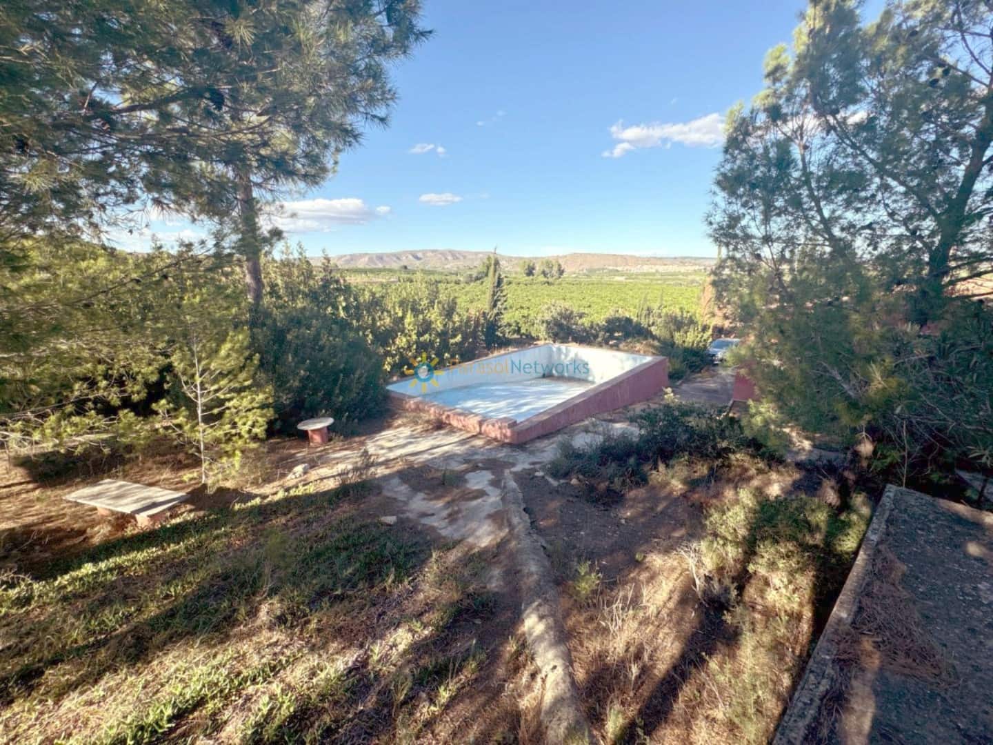 6 makuuhuone Huvila myytävänä paikassa Cotes mukana uima-altaan 
autotalli - 215 000 € (Ref: 9480726)