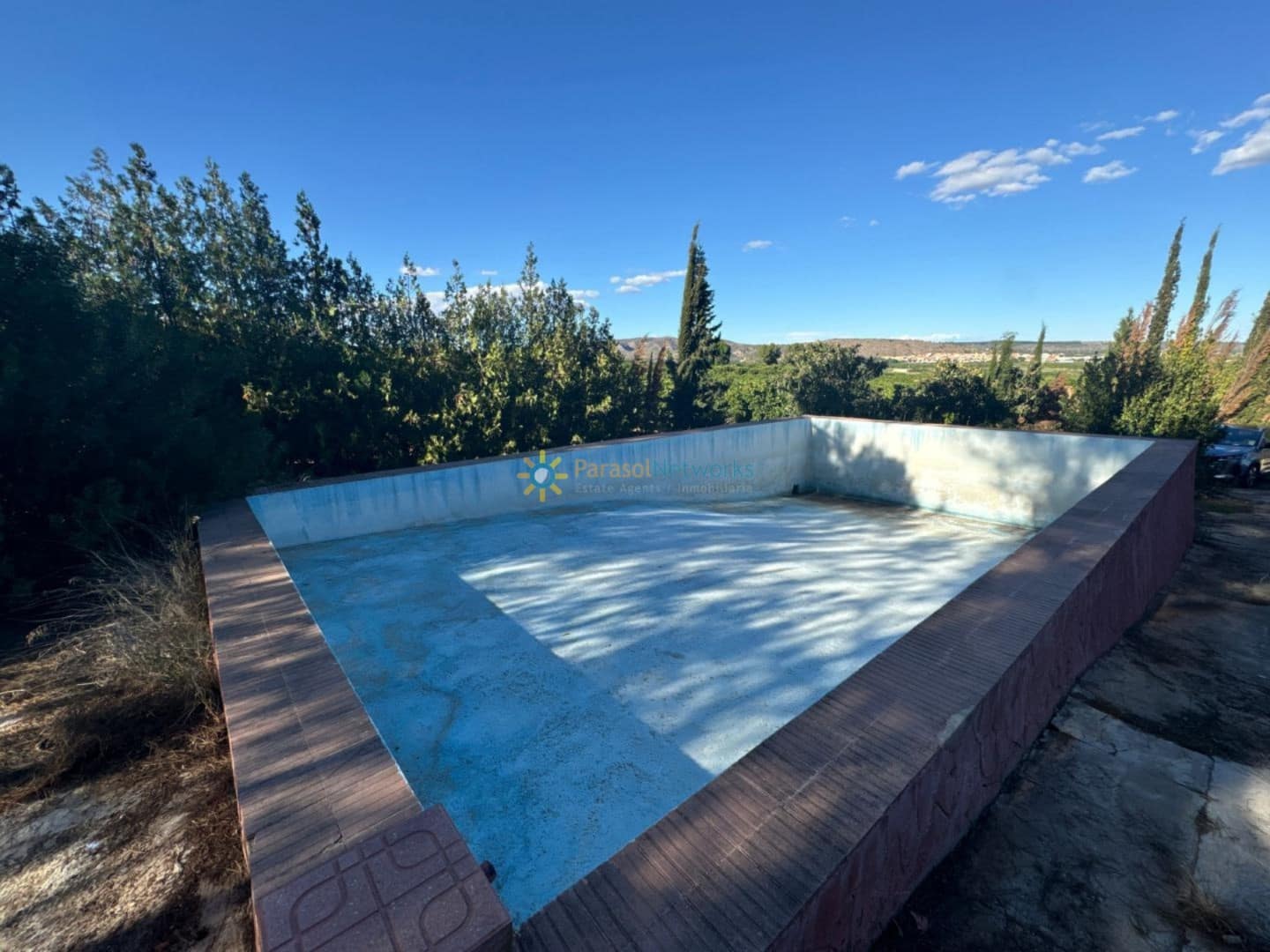 6 slaapkamer Villa te koop in Cotes met zwembad garage - € 215.000 (Ref: 9481396)