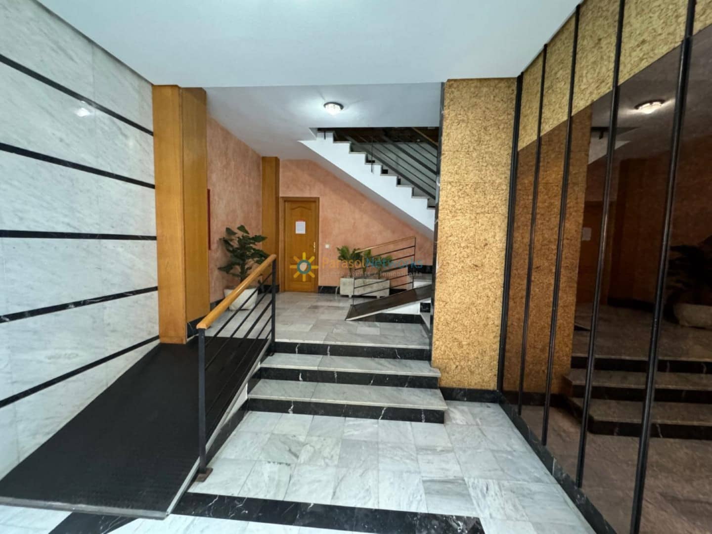 8 bedroom Office for sale in Oliva - € 175,000 (Ref: 9481595)