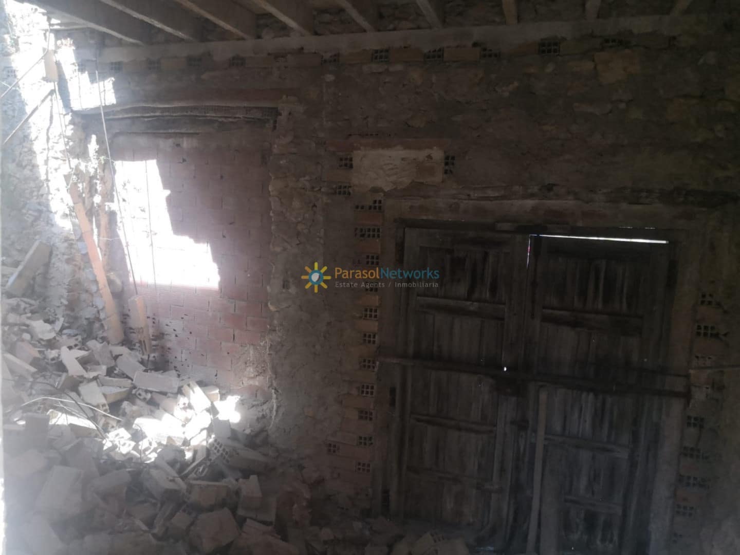 3 makuuhuone Omakotitalo myytävänä paikassa Llutxent - 55 000 € (Ref: 9482198)