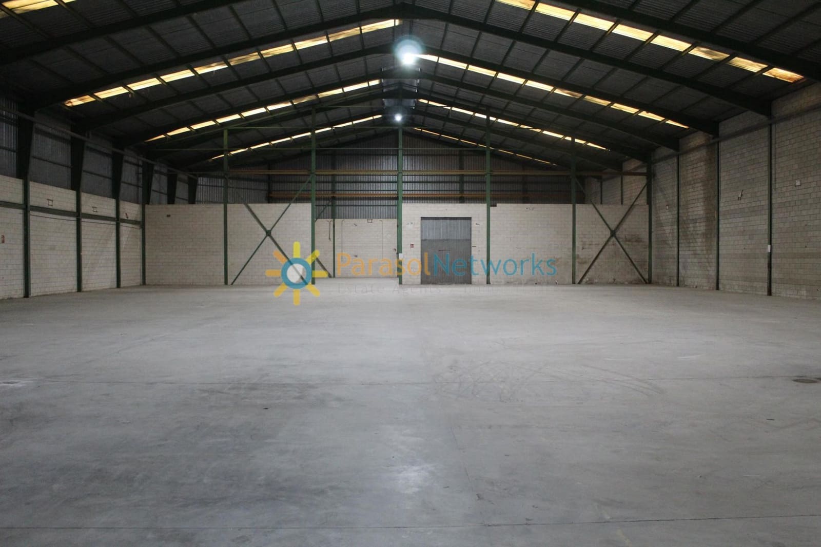 2 bedroom Business for rent in Oliva with garage - € 4,500 (Ref: 9490859)