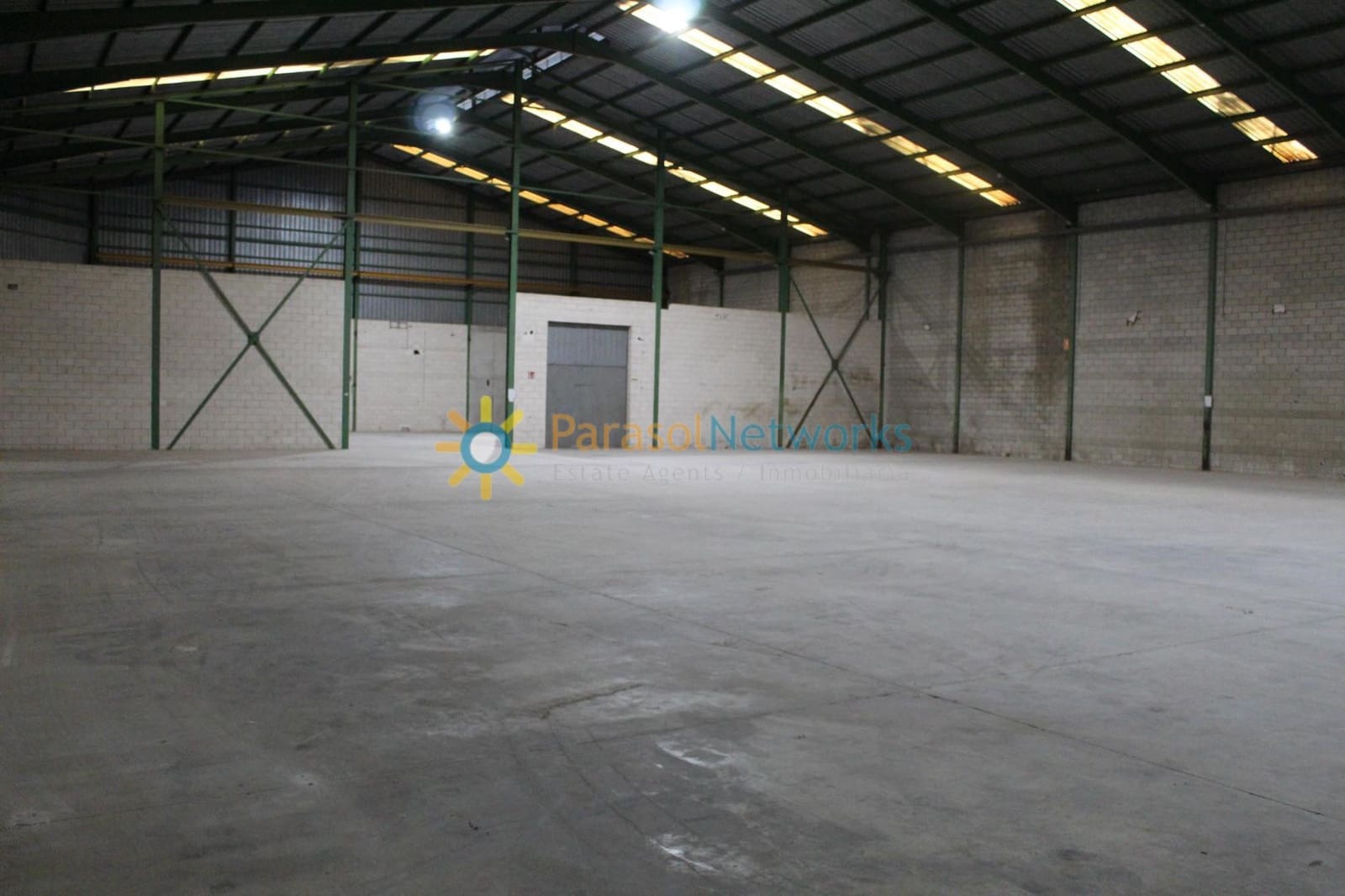 2 bedroom Business for rent in Oliva with garage - € 4,500 (Ref: 9490859)