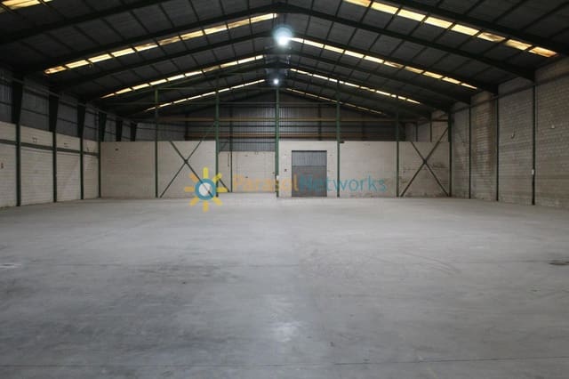 2 slaapkamer Bedrijf te huur in Oliva met garage - € 4.500 (Ref: 9490859)